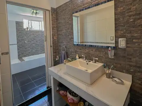 Casa en venta - 2 Dormitorios 1 Baño - El Palomar