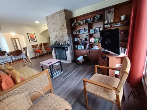 Casa en venta de 5 dormitorios c/ cochera en Pinares