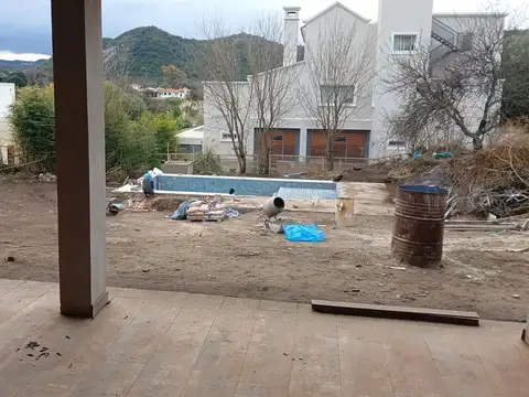 Casa 8 ambientes con 3 baños