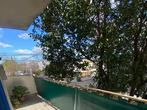 Venta de Departamento 3 amb con balcones. Apto Profesional