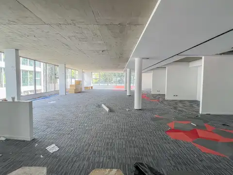 Oficina en Alquiler con 55 cocheras