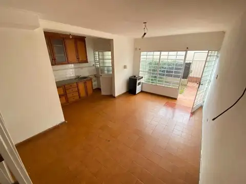 Depto Tipo Casa 3 ambientes con 1 baño