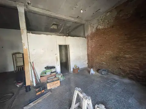 VENTA - CASA CON DEPOSITO - VILLA LUGANO