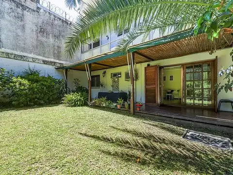 Departamento 3 ambientes Semipiso Luminoso Buen estado patio jardin baulera en Lanus Oeste