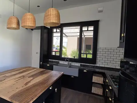 CASA EN VENTA 4 AMB.  BARRIO LOS TALAS, EZEIZA