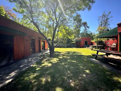 Casa 5 ambientes con 1 baño