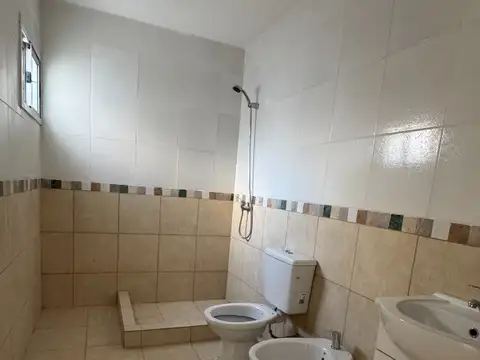 Depto Tipo Casa en Alquiler en Caseros, $ 450.000