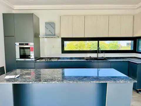 Casa en  Puerto Roldan!