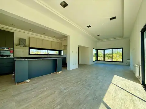 Casa en Venta en Puerto Roldan, USD 380.000