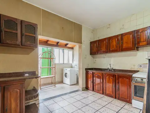 CASA CON JARDIN LOTE PROPIO EN VENTA SAN JUSTO