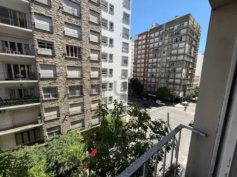 Corrientes 2200, Piso 4