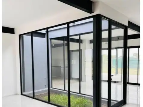 Casa 4 ambientes con 4 baños