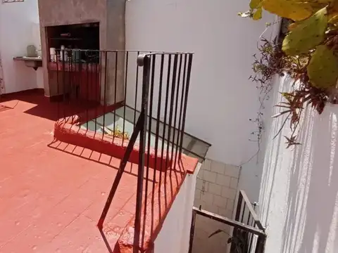 Depto Tipo Casa en Venta en Flores, USD 132.000