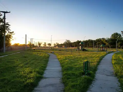 Terreno en Venta 27  mts Fondo