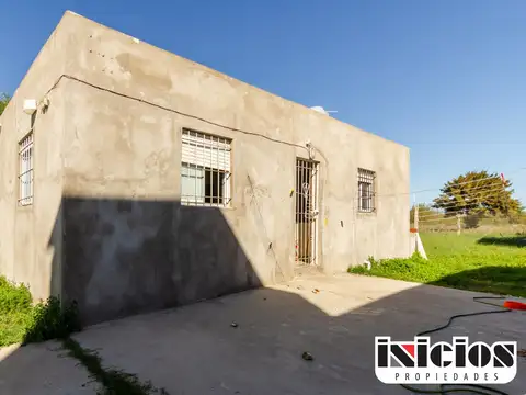Casa sola en lote: Diag. Favaloro Nº 987 e/ Dolores y Crámer - El Silvio - C945