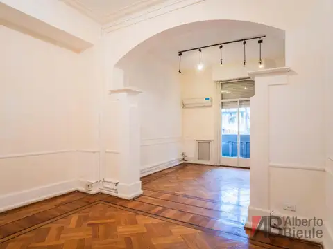 Oficina en Venta 100 años