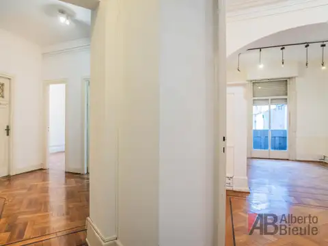 Oficina 5 ambientes con 1 baño