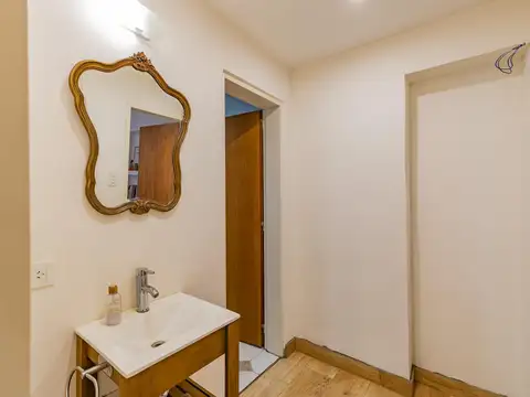 Casa 6 ambientes con 2 baños
