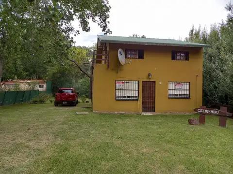 Casa 4 ambientes con 2 baños