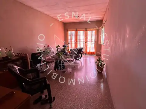 Venta Casa 2 Dorm. con Cochera y Piscina