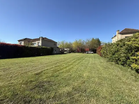 Terreno en venta 914 m² en Club de Campo San Francisco – Pilar Manzanares