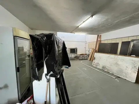 Casa 6 ambientes con 2 baños