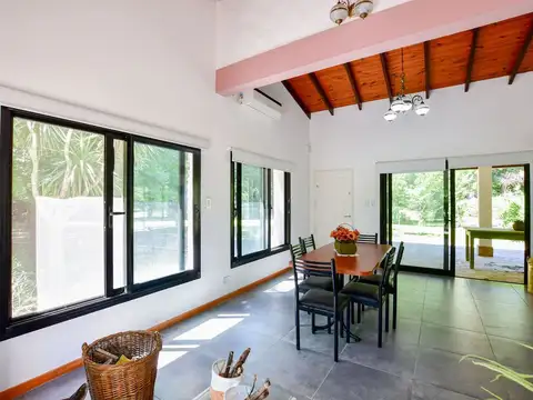 Casa 2 ambientes con 1 baño