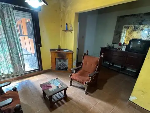 Casa 2 ambientes con 2 baños