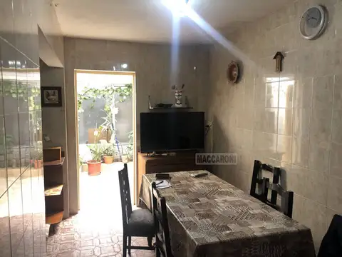 Casa 5 ambientes con 4 baños