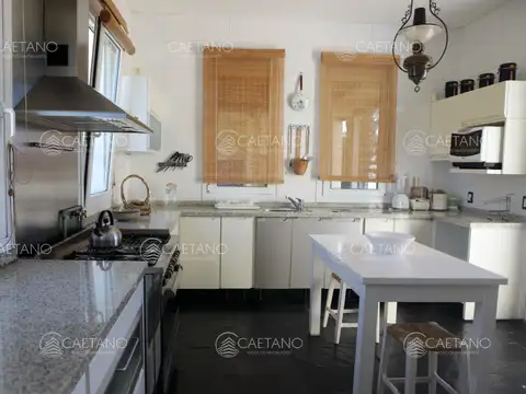 Casa en Alquiler Temporal en Punta Piedras, USD 30.000