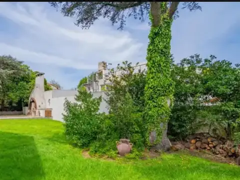 Residencia 7Amb. c/dep. - sobre lote PH- Stella Maris