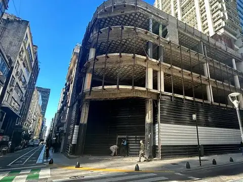 Edificio en block en venta, 2300m2 aprox. Plantas de 400m2 aprox, PB en doble altura. A reciclar.