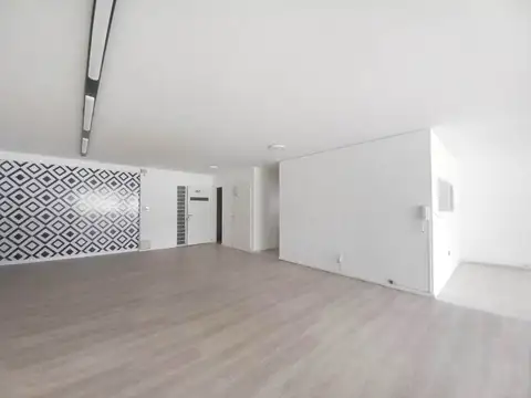 Oficina 6 ambientes con 2 baños