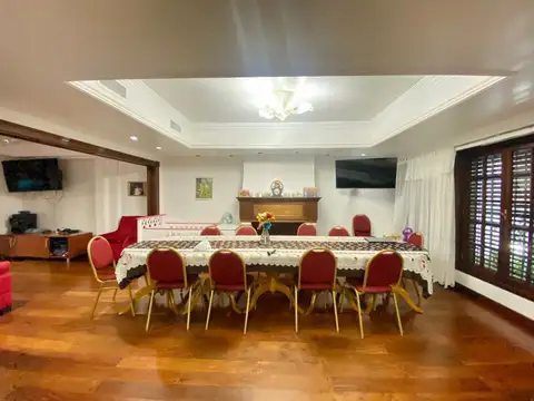 Ruiz de los Llanos 900