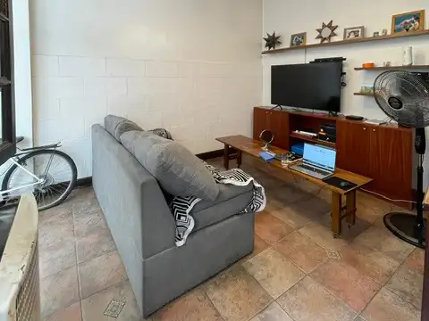 Depto Tipo Casa en Venta en Parque Chacabuco, USD 162.000