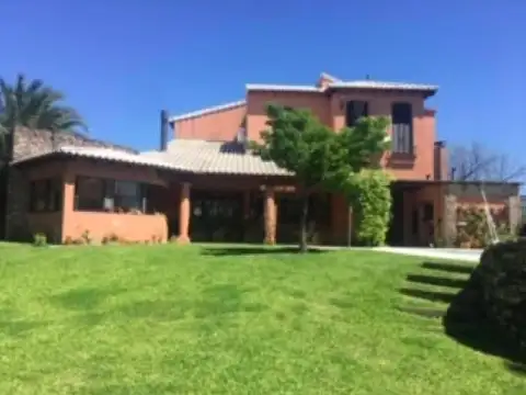 Casa en Venta de 5 dormitorios