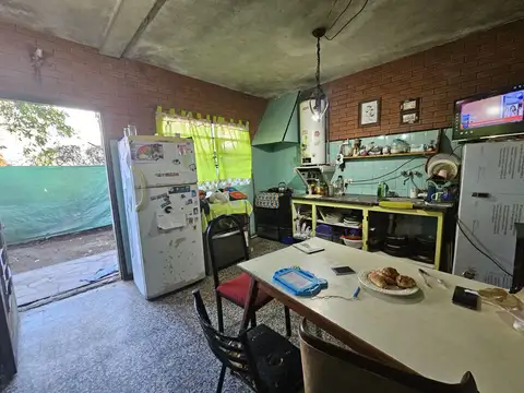 Casa en terreno de 300m2 totales