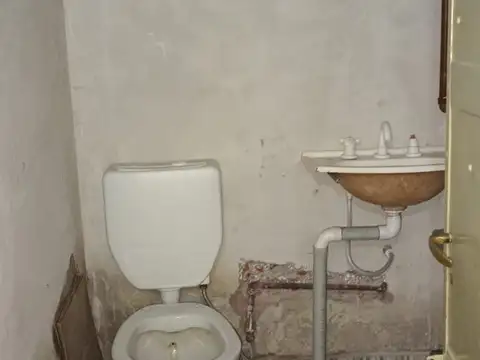 Local en Alquiler en Rafael Castillo, $ 300.000