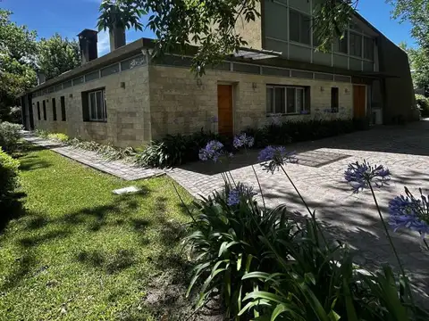 Venta de casa en Grand Bell 1, 5 ambientes, playroom, piscina, quincho