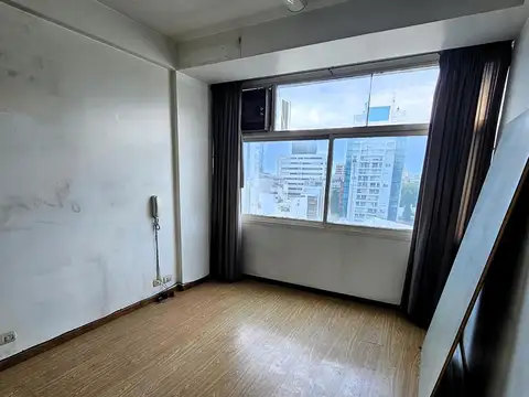 Oficina en  Belgrano al frente con baño propio