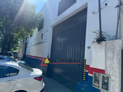 Alquiler galpon Caseros 700 m2 Tejedor y Oliveira