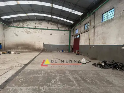 Galpon en Alquiler 38  mts Frente