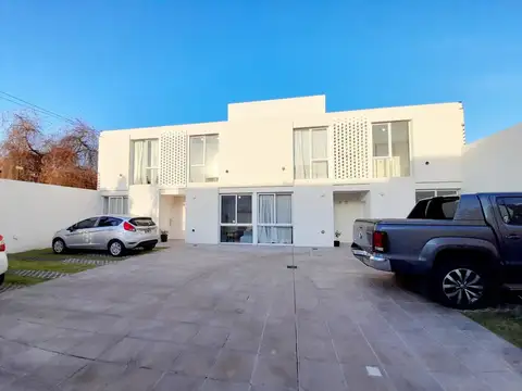 Depto Tipo Casa en Venta de 3 ambientes