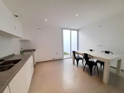 Depto Tipo Casa en Venta 4 años