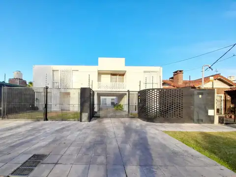 PH en venta en condominio- Ituzaingó