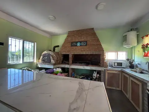 Casa en Venta con 3 cocheras