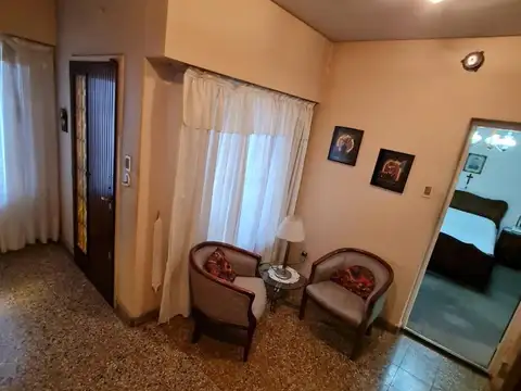 CASA CON JARDIN Y COCHERA EN VENTA APTO CREDITO