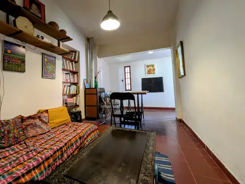 Casa 4 ambientes con 2 baños