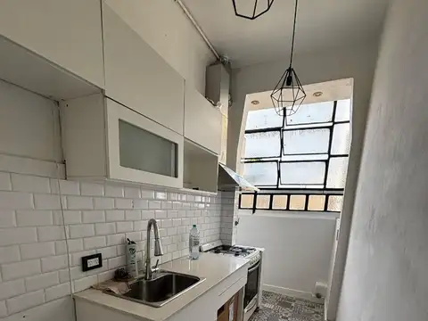 3 ambientes al contrafrente , luminoso , 67,78m2, baño y cocina a nuevo , lavadero , apto credito