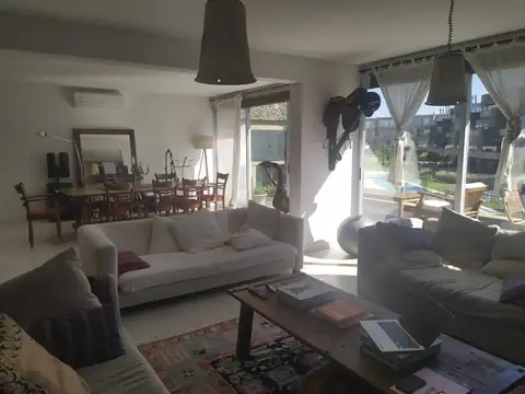 Departamento en Venta de 4 dormitorios